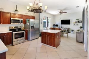 1642 SE 16th Ave, Homestead, FL 33035 Sold 09/11/23