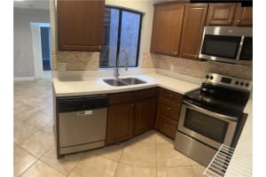 6048  Buckeye Ct   B, Tamarac, FL 33319 Sold 12/18/23