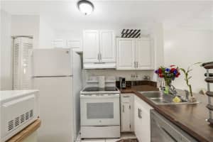 6862 NW 173rd Dr   402, Miami Gardens, FL 33015 Sold 07/31/23