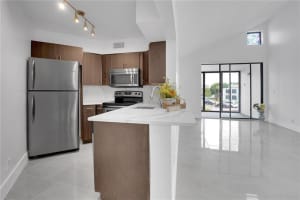 214  Lake Pointe Dr   212, Oakland Park, FL 33309 Sold 08/21/23