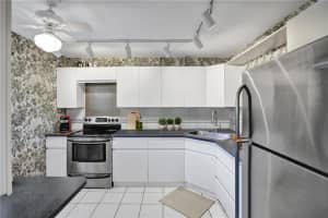 4629  Poinciana St   402, Lauderdale By The Sea, FL 33308 Sold 07/28/23