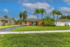 19417  Carolina Cir, Boca Raton, FL 33434 Sold 08/10/23