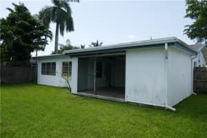 2001 NW 38 St, Oakland Park, FL 33309 Sold 10/11/23