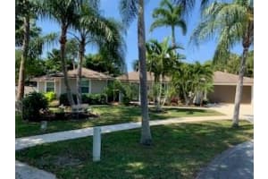 906  Elm Cir, Jupiter, FL 33458 Sold 09/11/23