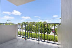 1050 SE 15th St   303, Fort Lauderdale, FL 33316 Sold 11/17/23