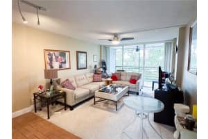 MLS# F10386451, Oakland Park, Florida 33309