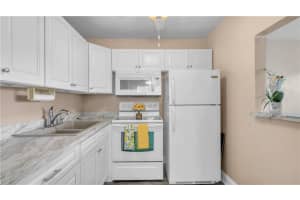 320 S Horizons   109, Boynton Beach, FL 33435 Sold 08/31/23