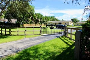 14450 SW 24th St, Davie, FL 33325 Sold 08/31/23
