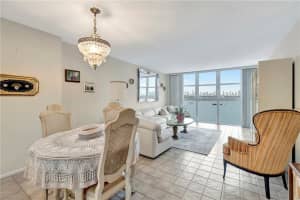 1228  West Ave   302, Miami Beach, FL 33139 Sold 08/31/23