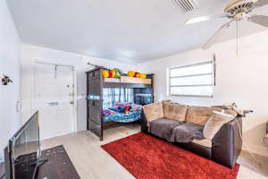 938  Sarazen Dr, West Palm Beach, FL 33413 Sold 07/31/23