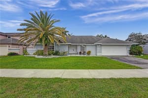 5611 SW 88th Ter, Cooper City, FL 33328 Sold 08/25/23