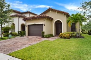 5007 NW 51st Ter, Tamarac, FL 33319 Sold 08/21/23