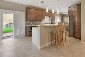 11255 Lakeview Dr, Coral Springs, FL 33071 Sold 02/14/24