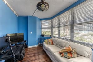 1985 S Ocean Dr   4P, Hallandale Beach, FL 33009 Sold 12/08/23