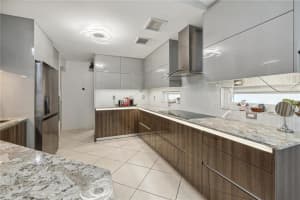 1080  Pin Oak St, Hollywood, FL 33019 Sold 09/05/24