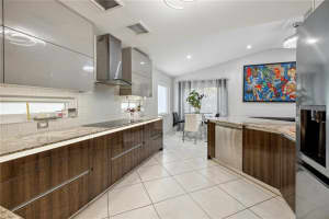 1080  Pin Oak St, Hollywood, FL 33019 Sold 09/05/24