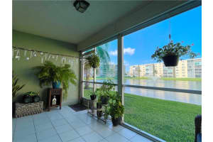 431 SE 3rd St   107, Dania Beach, FL 33004 Sold 10/20/23