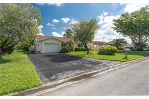 10221 NW 70th St, Tamarac, FL 33321 Sold 03/29/24