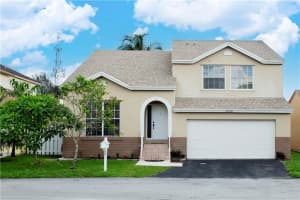 10700 SW 10th CT, Davie, FL 33324 Sold 08/15/23