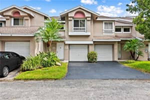 2211  DISCOVERY CR   2211, Deerfield Beach, FL 33442 Sold 07/25/23