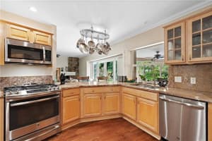 1129 SW 2nd St, Boca Raton, FL 33486 Sold 10/27/23