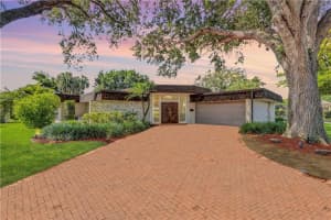 5712  Bamboo Cir, Tamarac, FL 33319 Sold 10/27/23
