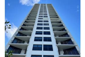 5420 N Ocean Dr   501, Singer Island, FL 33404 Sold 09/19/23
