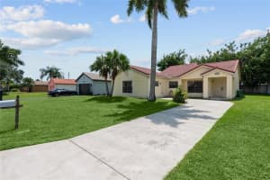 10526 NW 70th St, Tamarac, FL 33321 Sold 11/09/23