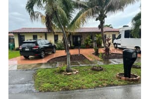 16840 NW 74th Ave, Hialeah, FL 33015 Sold 08/25/23