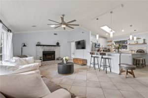 1516  1st Place, Vero Beach, FL 32962 Sold 12/20/23