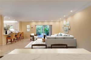 333 SE 20th Ave   Unit 101, Deerfield Beach, FL 33441 Sold 08/25/23