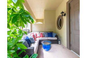2625 NE 14th Ave   101, Wilton Manors, FL 33334 Sold 08/18/23