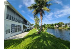 52 NE 204th St 25, Miami Gardens, FL 33179 Sold 12/11/23