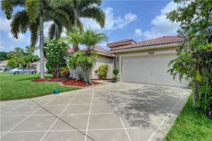 8224  White Rock Cir, Boynton Beach, FL 33436 Sold 08/23/23