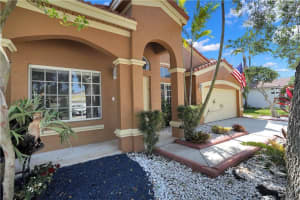 1757 SW 108th Way, Davie, FL 33324 Sold 08/28/23