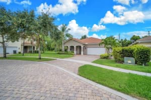 6725  Osage Cir, West Palm Beach, FL 33413 Sold 08/31/23