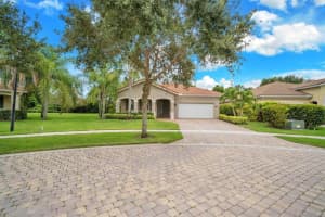 6725  Osage Cir, West Palm Beach, FL 33413 Sold 08/31/23