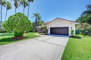 1960 SW 101st Ave, Davie, FL 33324 Sold 09/30/23