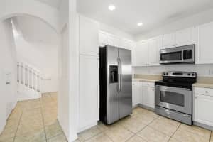 3022 NW 30th Ave, Oakland Park, FL 33311 Sold 08/31/23