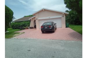 4810  Mango Dr, Tamarac, FL 33319 Sold 11/10/23