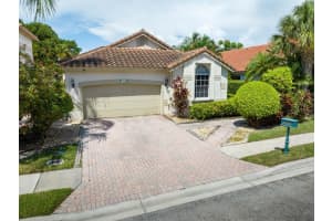 1530  Lacosta Dr W, Pembroke Pines, FL 33027 Sold 08/28/23