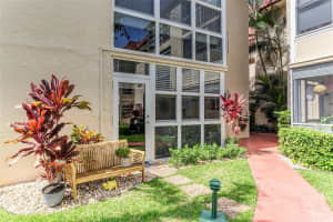 750 SE SE 6th Avenue   124, Deerfield Beach, FL 33441 Sold 08/14/23