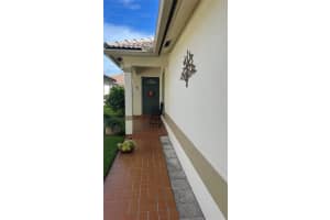 20850 NW 18th St, Pembroke Pines, FL 33029 Sold 09/01/23