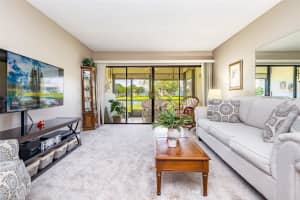 2043 SW 15th St   201, Deerfield Beach, FL 33442 Sold 08/28/23