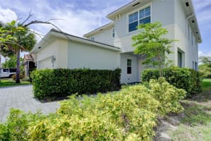 4212  Rosa Dr, Deerfield Beach, FL 33064 Sold 09/15/23