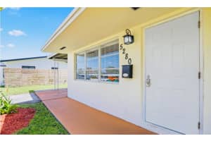 5280 SW 92nd Ter, Cooper City, FL 33328 Sold 10/06/23