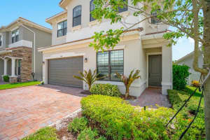 8440 NW 39th Ct, Coral Springs, FL 33065 Sold 02/26/24