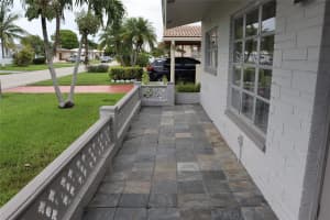 8602 NW 57th Ct, Tamarac, FL 33321 Sold 09/26/23