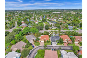 3226 NW 22nd Ave, Oakland Park, FL 33309 Sold 04/10/24