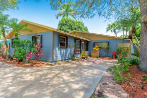 931 SW 37th Ter, Palm City, FL 34990 Sold 08/31/23